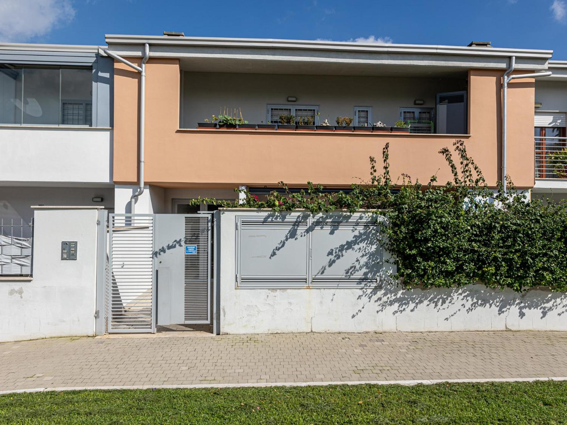 Mrb Real Estate - Maison Ludovica - Monolocale Moderno Con Giardino Frattocchie Zewnętrze zdjęcie