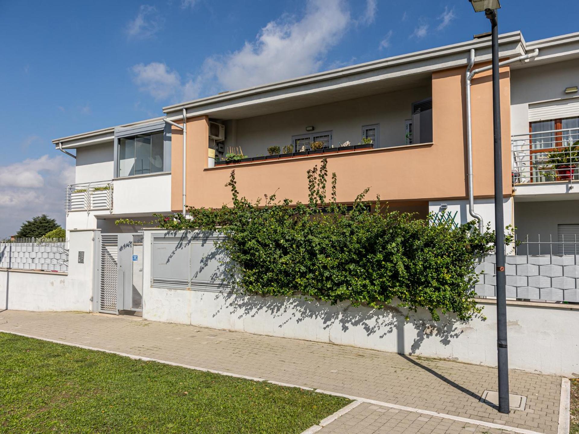 Mrb Real Estate - Maison Ludovica - Monolocale Moderno Con Giardino Frattocchie Zewnętrze zdjęcie