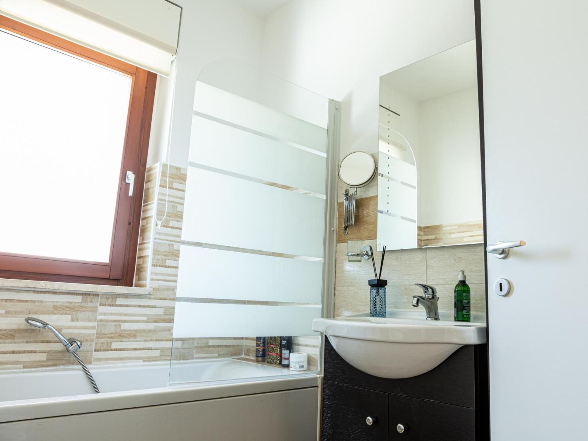 Mrb Real Estate - Maison Ludovica - Monolocale Moderno Con Giardino Frattocchie Zewnętrze zdjęcie